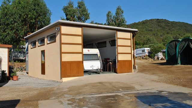 Caravan mechanical workshop on Elba Island